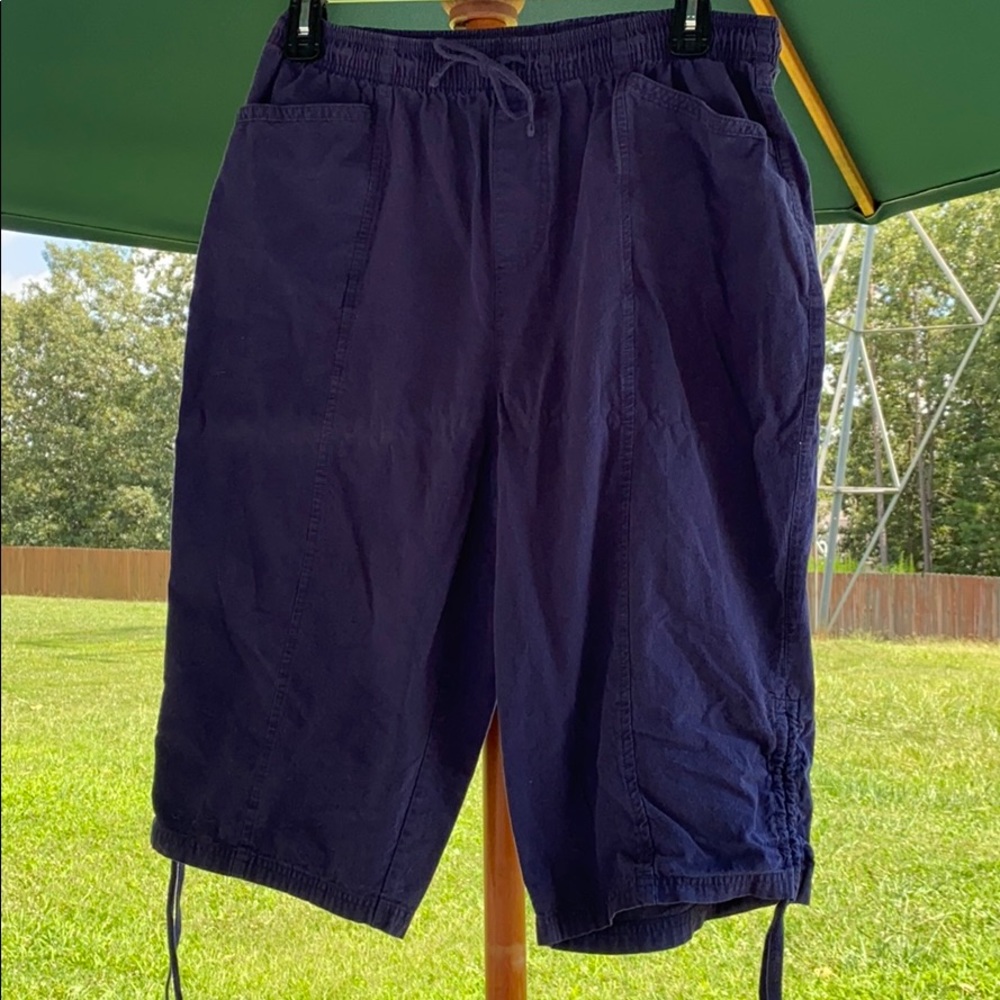 Blue cropped Capri pants